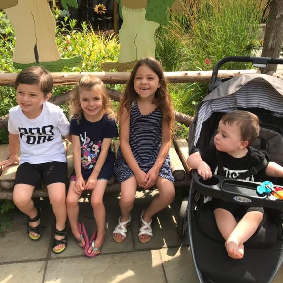 Meet your Posher, Shelly - Picture 1 of 1